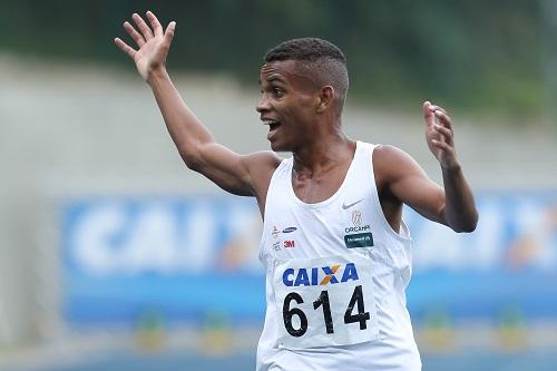 Depois dos 10.000 m, ele venceu os 5.000 m e está garantido no Sul-Americano e no Pan-Americano da categoria / Foto: Ricardo Bufolin/CBAt Depois dos 10.000 m, ele venceu os 5.000 m e está garantido no Sul-Americano e no Pan-Americano da categoria / Foto: Ricardo Bufolin/CBAt