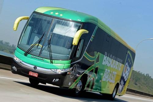 Ônibus foi entregue hoje a atletas e dirigentes da CBB, em evento na fábrica da Mercedes-Benz em São Bernardo do Campo / Foto: Divulgação