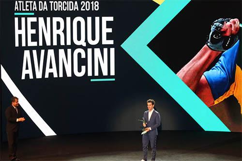 Henrique Avancini recebe prêmio de Atleta da Torcida  / Foto: Marcio de Miranda / Divulgação