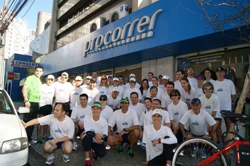 Cerca de 50 pessoas participaram do 1º Treinão Adidas, organizado pela Procorrer, em Curitiba no último sábado, dia 16 de julho / Foto: Divulgação