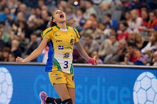 Alexandra defende a equipe romena na próxima temporada / Foto: Cinara Piccolo/Photo&Grafia