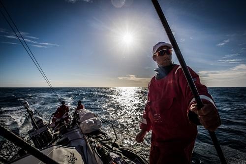 Cape Town para Melbourne, dia 10, a bordo de Brunel, direção de Kyle Langford, Bouwe Bekking atrás / Foto: Ugo Fonolla / Volvo Ocean Race