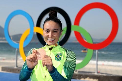 Primeira mulher da natação brasileira a medalhar em Jogos Olímpicos tem nova página para fãs, imprensa e patrocinadores / Foto: Satiro Sodré/SSPress