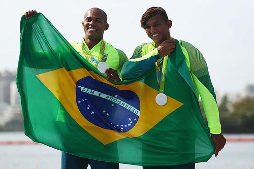Isaquias Queiroz e Erlon de Souza: prata para o Brasil / Foto: Ryan Pierse / Getty Images