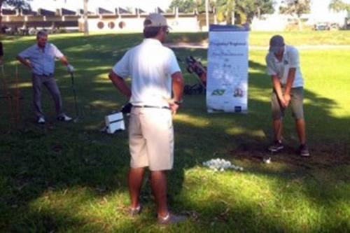 Atletas treinam com os novos equipamentos recebidos / Foto: Confederação Brasileira de Golfe