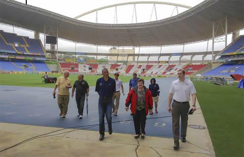 O medalhista olímpico brasileiro Joaquim Cruz visitou as instalações do Rio 2016 / Foto: Divulgação/Rio 2016