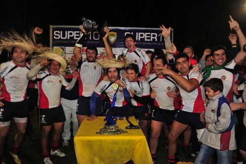 A equipe do São José conquistou, invicto, o Brasileiro de Rugby XV - Super 10 e atingiu sete conquistas nacionais na sua história / Foto: Mario Henrique