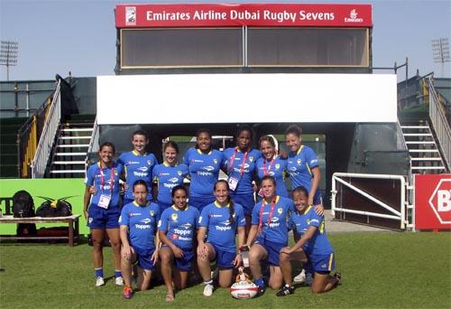 Seleção feminina em Dubai em 2011 / Foto: CBRu / Divulgação