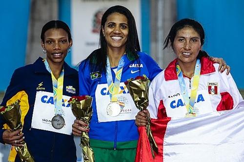 Juliana de Paula Gomes dos Santos deu ouro ao Brasil nos 3.000 m / Foto: Fernanda Paradizo / CBAt