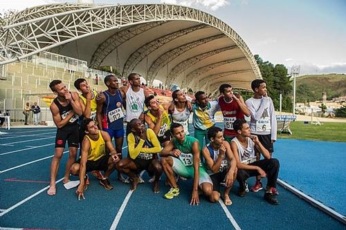 Atletas na edição de 2014 / Foto: Marcelo Machado / CBAt