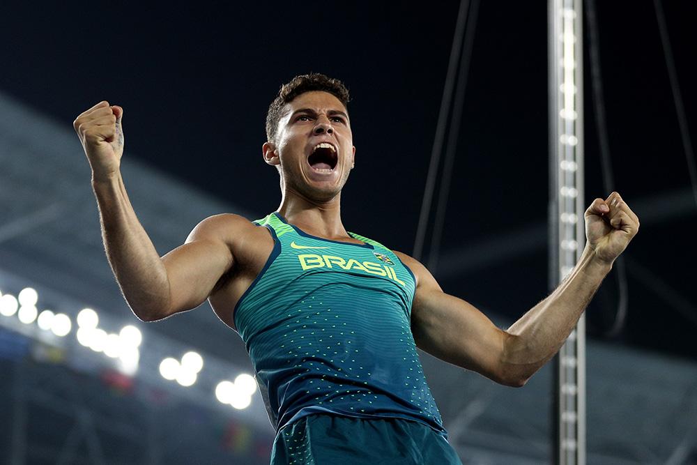 Thiago Braz comemora ao saltar 6 metros e 3 centímetros / Foto: Paul Gilham/Getty Images