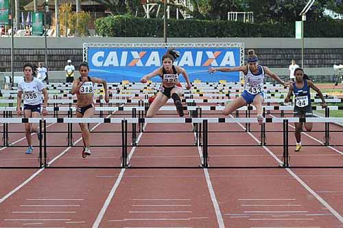 Prova dos 80 m com barreiras de 2011  / Foto: Fernanda Bigio/CBAt