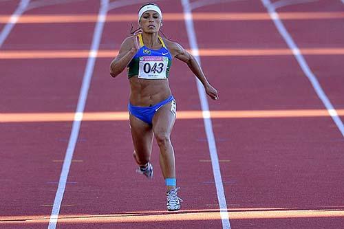 Ana Cláudia Lemos corre os 100 m no Chile / Foto: Wagner Carmo/CBAt