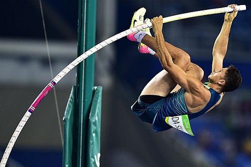 Campeão olímpico saltou 5,86 m em Rouen, na França / Foto: Wagner Carmo/CBAt