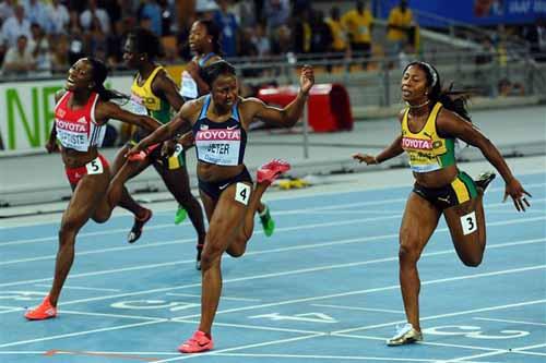 Carmelita Jeter ganhando o ouro na final feminina de 100m  / Foto: Getty Images / Iaaf 