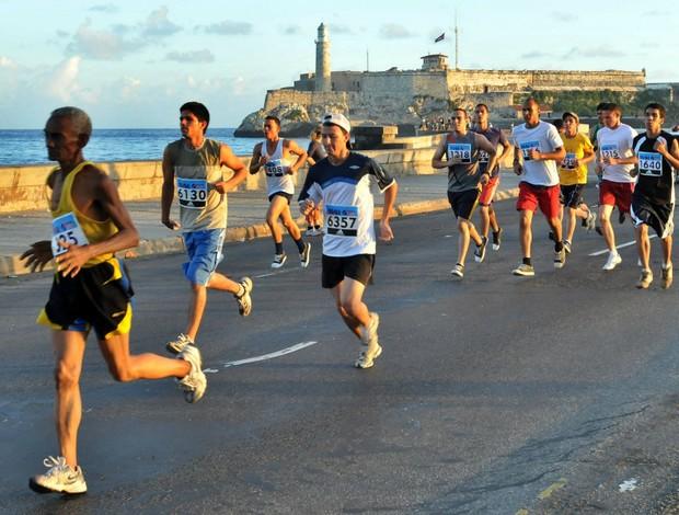  25º edição da Maratona de Havana, foi disputada por 3 mil corredores, entre eles, 239 estrangeiros de 59 países diferentes. Pela primeira vez desde 2003, a competição contou com a participação de corredores americanos / Foto: Divulgação