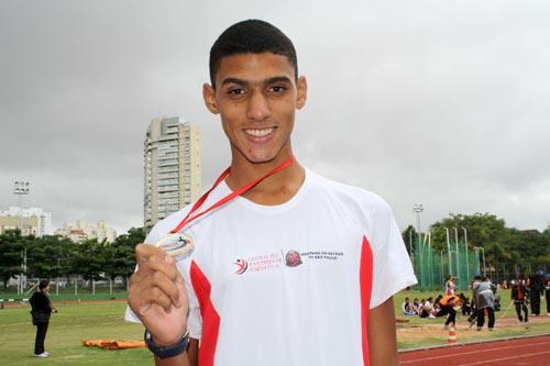 Leandro Augusto venceu os 5.000m da marcha atlética juvenil / Foto: Marcelo Machado de Melo