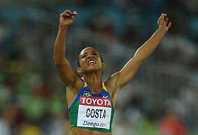 Keila Costa tinha o que comemorar na manhã desta terça-feira, dia 30 de Agosto, em Daegu (segunda-feira 29 à noite no Brasil) / Foto: Getty Images/IAAF