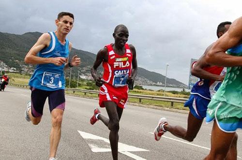 Considerada uma das melhores provas do país, Meia Maratona Internacional Caixa de Florianópolis tem marcado bons duelos entre brasileiros e africanos /  Foto: Christian Mendes/Foco Radical