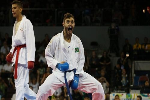 O bicampeão mundial foi derrotado pelo cazaque Darkhan Assadilovl / Foto: Sergio Dutti/Exemplus/COB