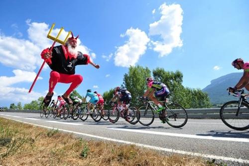 Figura excêntrica agita Tour de France / Foto: ASO / B.Bade