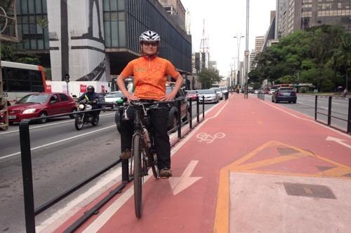 Renata na ciclovia da Avenida Paulista / Foto: Divulgação