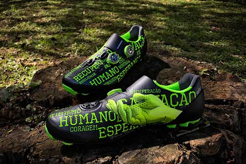 Avancini promove leilão beneficente de sapatilha da Copa do Mundo   / Foto: Décio Benício