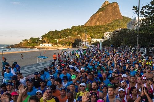 Com percurso novo, milhares de corredores tomaram as ruas do Rio de Janeiro, neste fim de semana, para a ASICS Golden Run / Foto: Divulgação