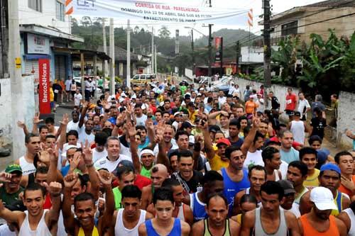 Corrida em Parelheiros reuniu mil corredores / Foto: Ronaldo Milages / ZDL
