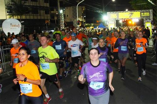 A Night Run Joinville registrou o recorde histórico de participantes / Foto: Mauro Fanha Divulgação SC10K