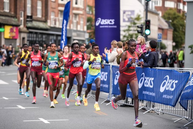 Agnes Ngetich quebra recorde mundial na meia maratona
