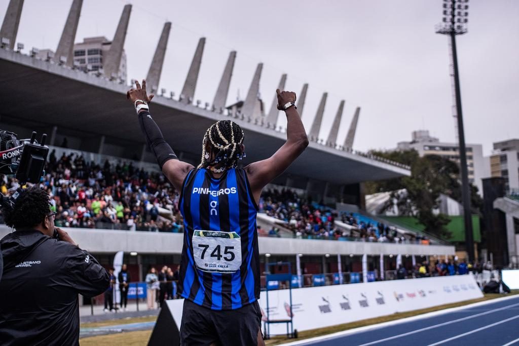 Alison dos Santos conquista Troféu Brasil e quebra recorde