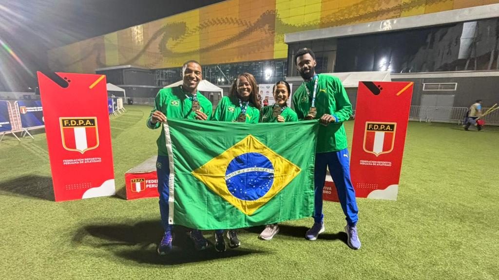 Brasil conquista ouro no 4x100 m misto no Ibero-Americano