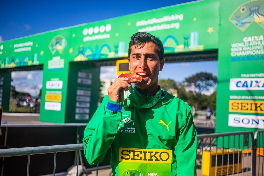 Caio Bonfim conquista bronze em Madri e mira Troféu Brasil
