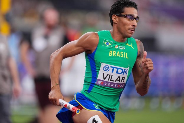 Camping prepara atletas para revezamento 4x100 m misto