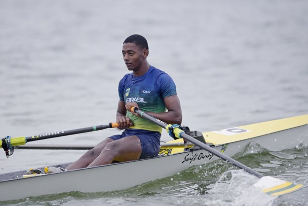 CBR inicia projeto 'Row to Brisbane' para preparar remo brasileiro para 2032