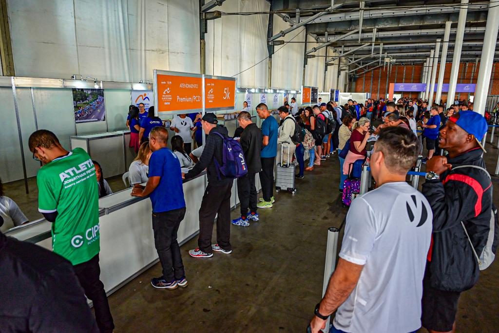 Entrega de kits inicia 28ª Meia Maratona Internacional do Rio