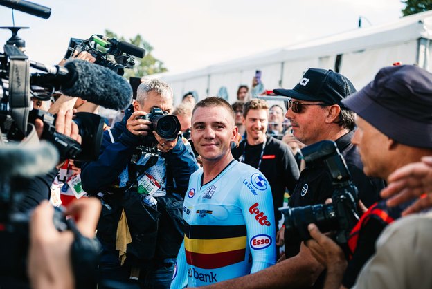 Evenepoel conquista quarto título mundial de contrarrelógio