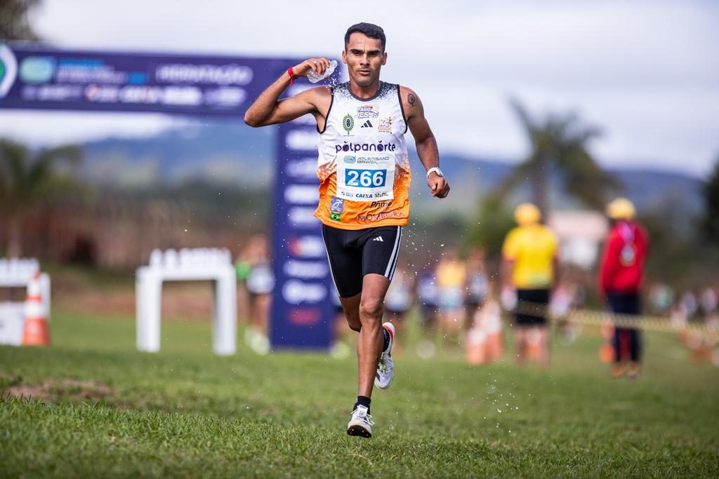 Fábio Jesus Correia brilha na estreia em maratonas em Porto Alegre