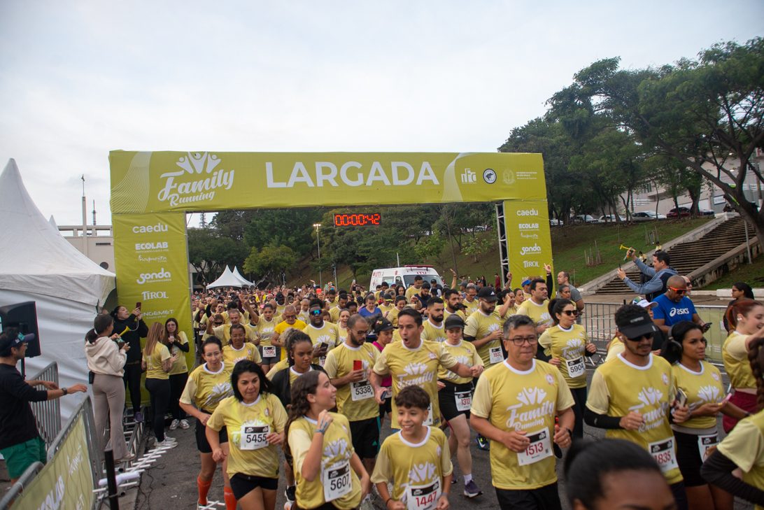 Family Running arrecada 2 toneladas de alimentos no Pacaembu