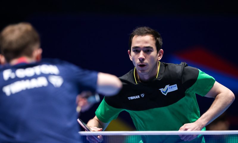 Hugo Calderano supera Maharu Yoshimura e segue na disputa do Europe Smash - Confederação Brasileira de Tênis de Mesa