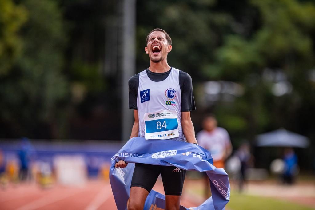 João Paulo Nobre é campeão da meia maratona de marcha atlética Sub-23