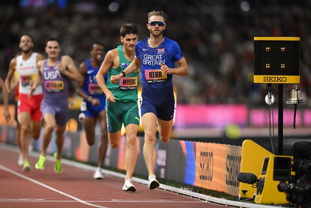 Josh Kerr brilha e conquista ouro nos 1500m em Budapeste