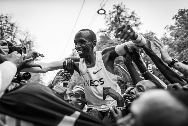 Kipchoge compete na Maratona de Melbourne após resultados em Cape Town e Porto Alegre
