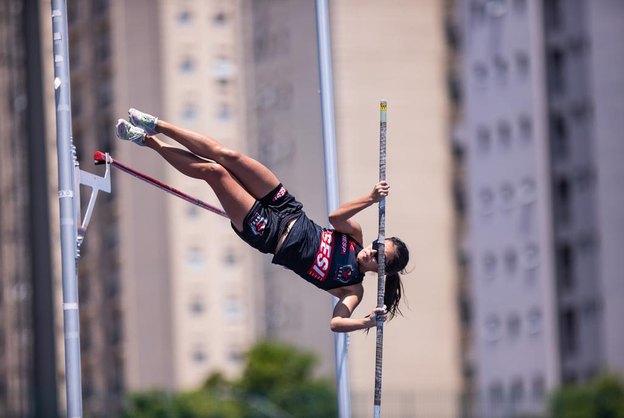 Lorena Harada conquista ouro no Brasileiro Sub-16 de Atletismo