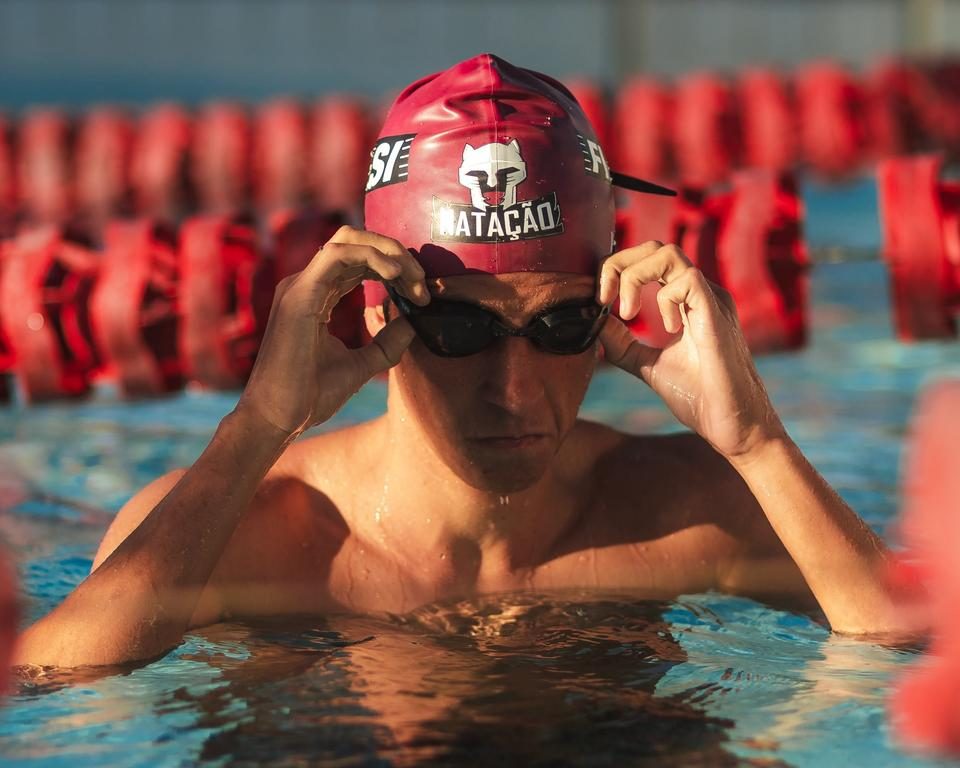 Luigi Vanzella compete na Copa do Mundo de Triathlon no Rio