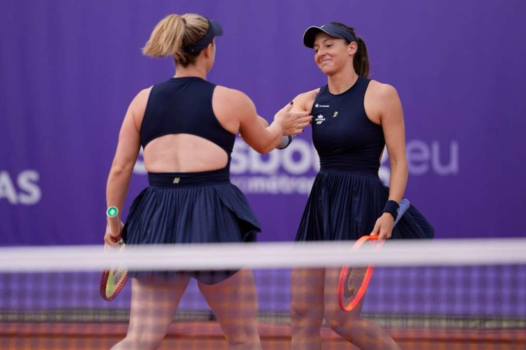 Luisa Stefani avança à semifinal em Estrasburgo