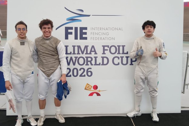 Luiz Foschini para nas quartas de final da Copa do Mundo de Florete Juvenil