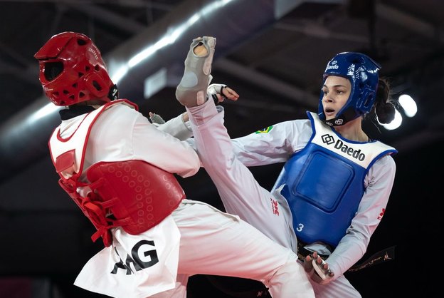 Maria Clara Pacheco conquista ouro e Brasil brilha no Taekwondo em Santa Fé 2026