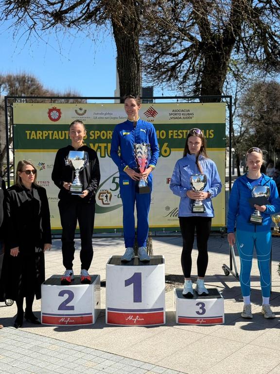 Mayara Vicentainer bate recorde brasileiro na meia maratona